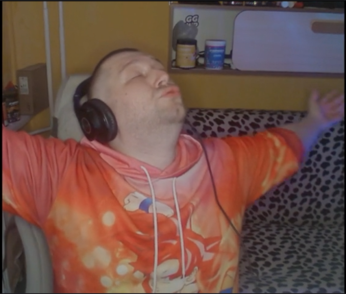 Plik:Czerwona bluza z Dragon Balla.png