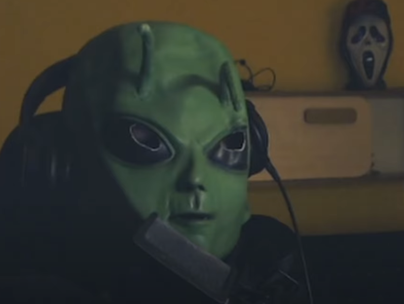 Plik:Mammon w masce ufoluda.png